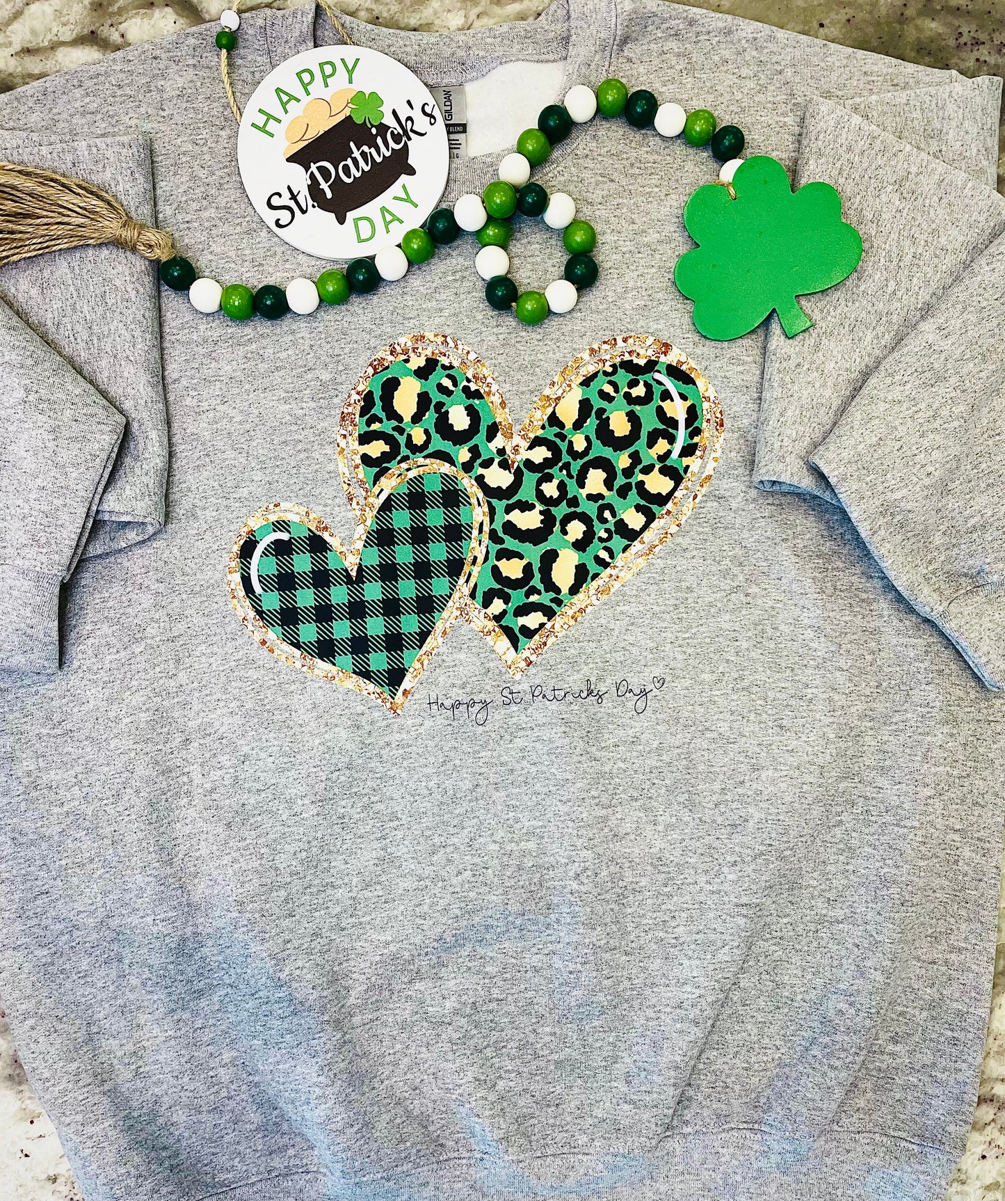 Happy St. Patricks Day Glitter Leopard Hearts Design